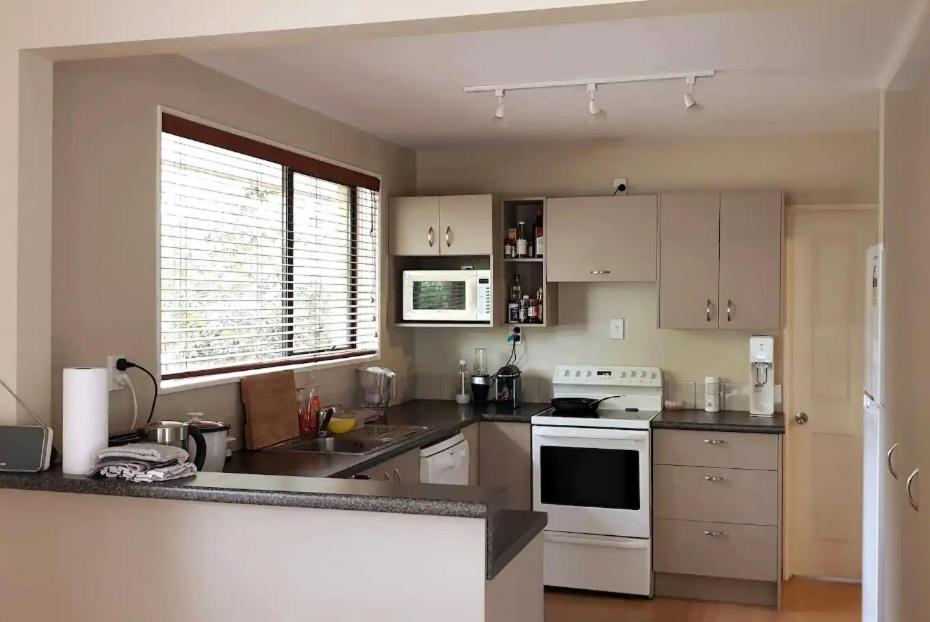 Highland Place Avonhead Christchurch Extérieur photo